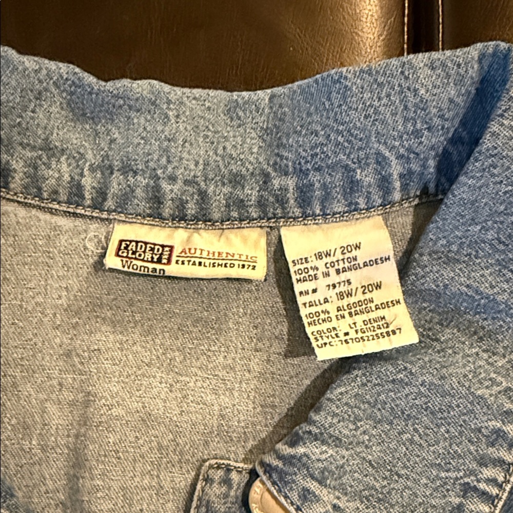 Faded Glory Women's Light Wash Denim Shirt Jacket